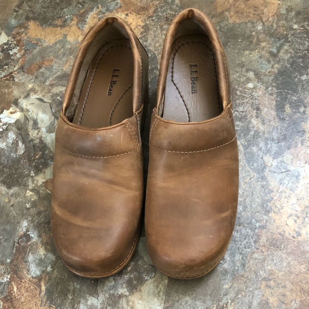 L.L. Bean women’s classic clogs